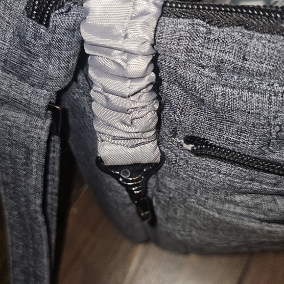 Lug flutter crossbody purse - Picture 7 of 7